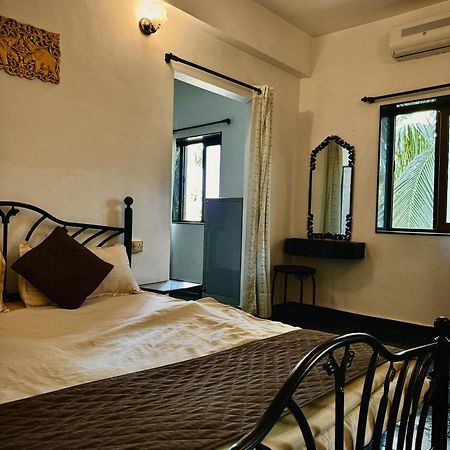 1Bhk Suites With Kitchen & Pool By Goaround Homes At Vagator Buitenkant foto