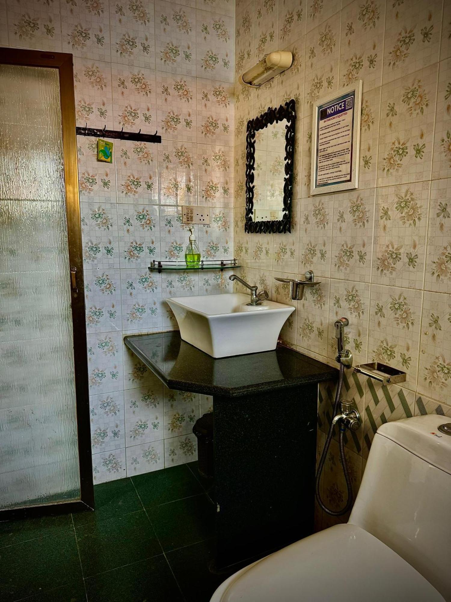 1Bhk Suites With Kitchen & Pool By Goaround Homes At Vagator Buitenkant foto