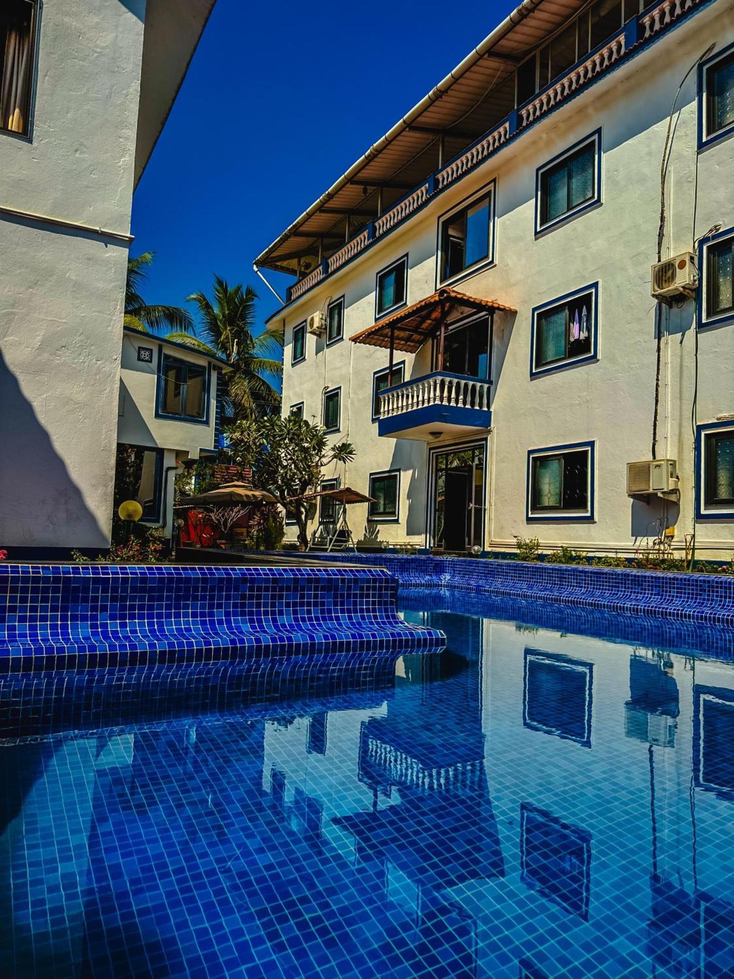 1Bhk Suites With Kitchen & Pool By Goaround Homes At Vagator Buitenkant foto